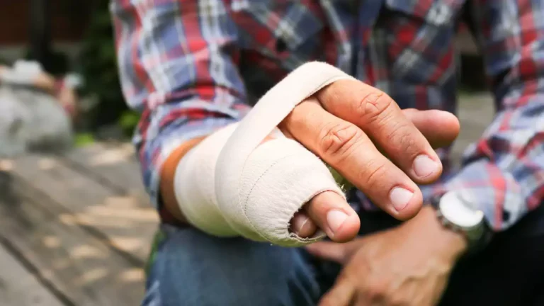 How to Balance Mediclaim Policy Plans and Personal Accident Insurance for Better Coverage
